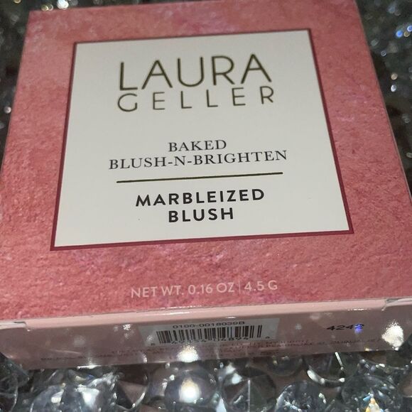 Laura Geller baked blush n bright marbleized blush in ethereal rose color - Picture 4 of 9